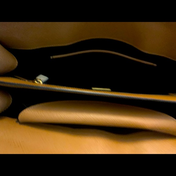 Prada bag - Picture 5 of 8